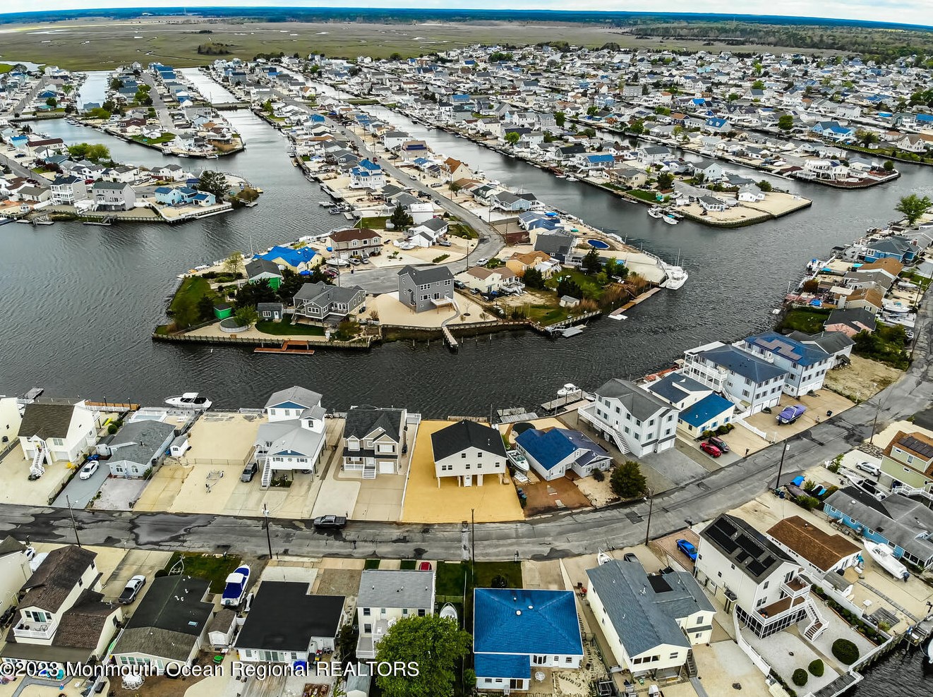 114 Binnacle Dr, Tuckerton NJ  08087-1502 exterior