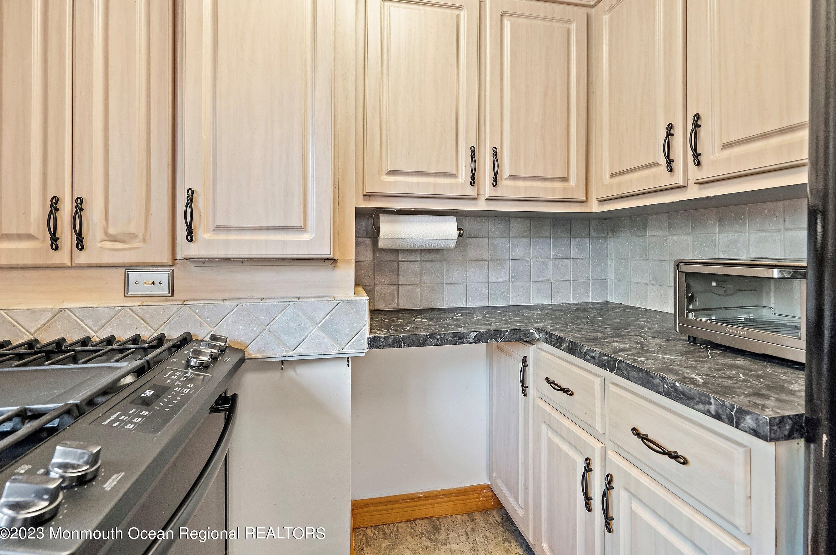 1212 Riviera Ave, Toms River NJ  08753-6948 exterior