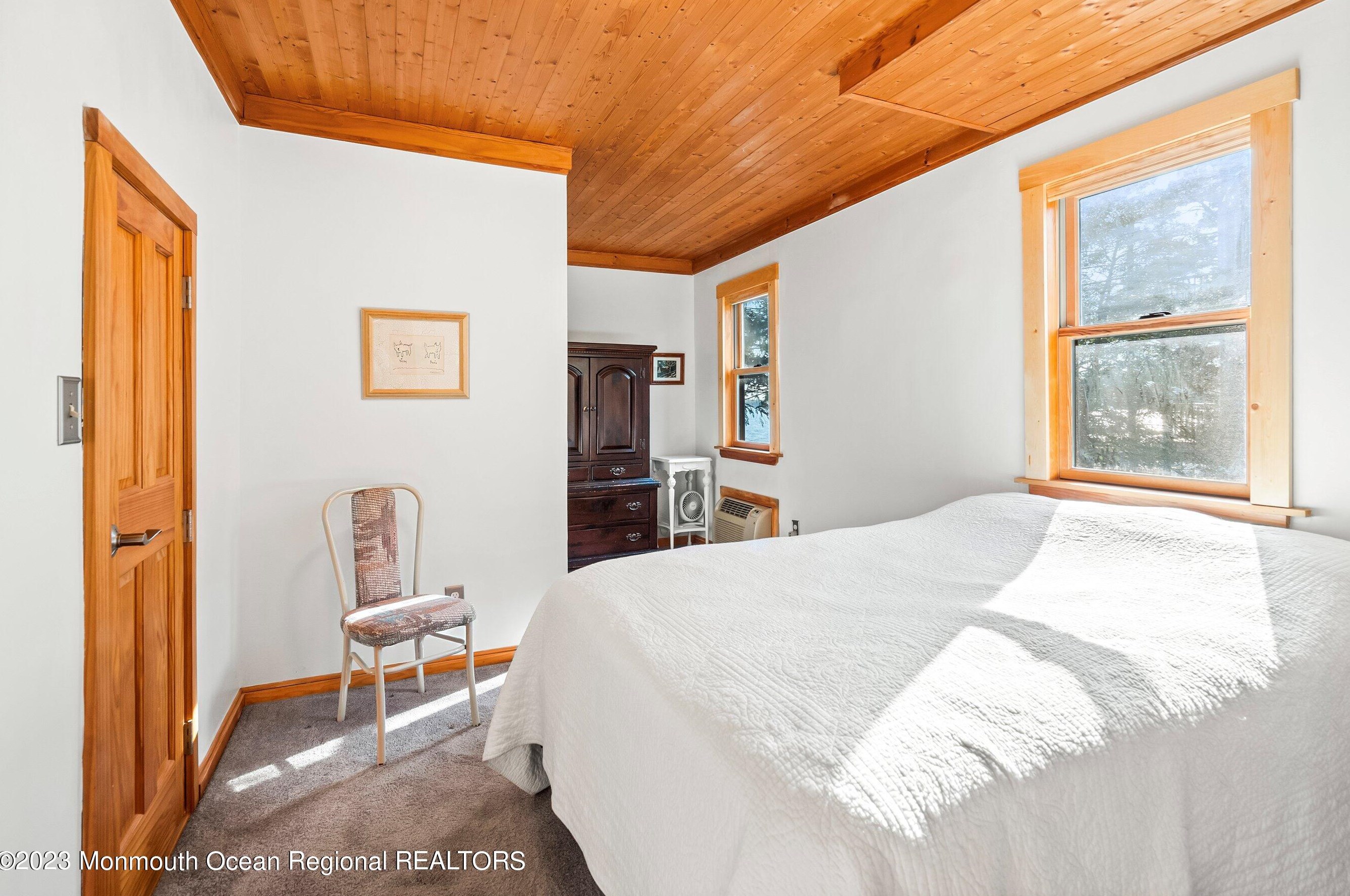 1212 Riviera Ave, Toms River NJ  08753-6948 exterior