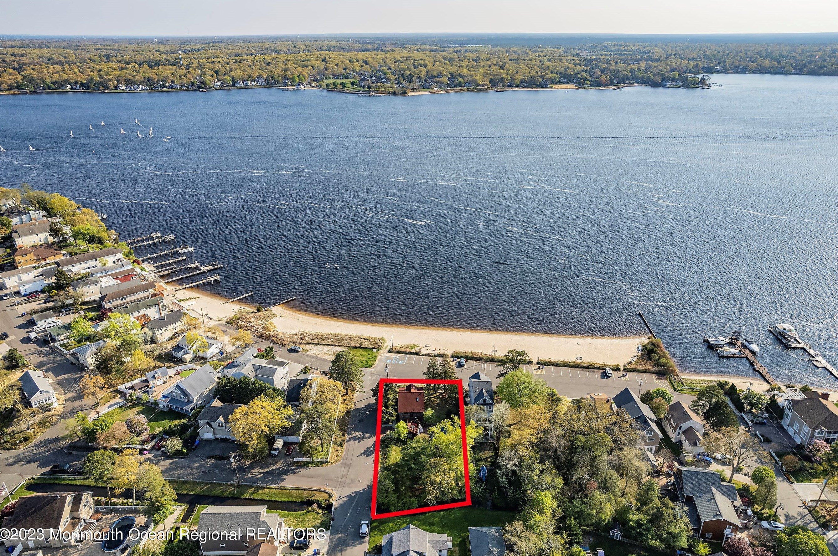 1212 Riviera Ave, Toms River NJ  08753-6948 exterior