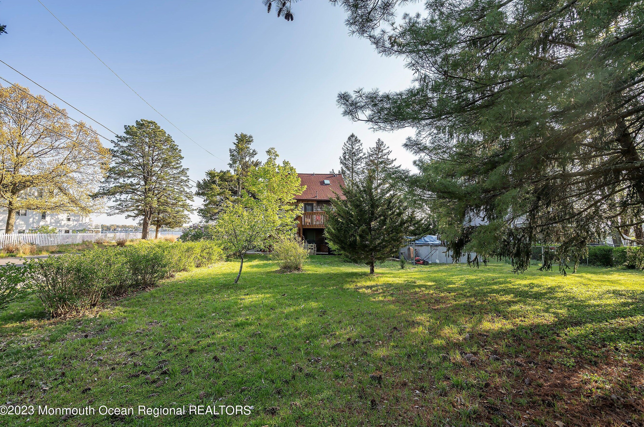 1212 Riviera Ave, Toms River NJ  08753-6948 exterior