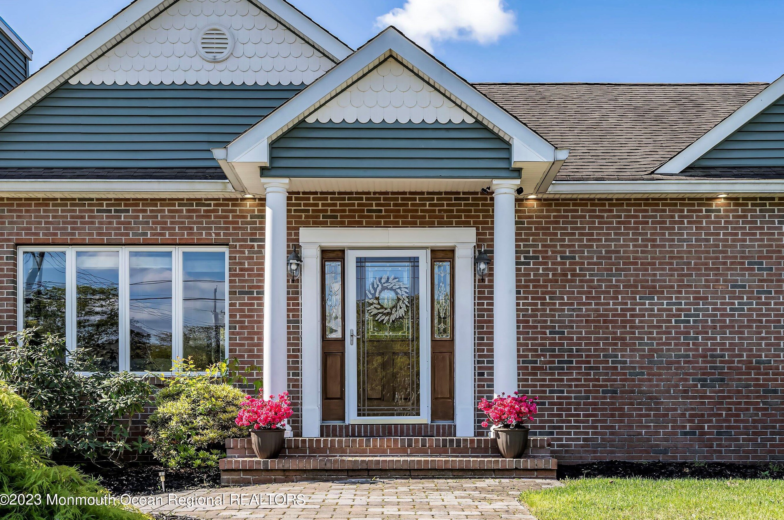 208 Virginia Dr, Bricktown, NJ 08723