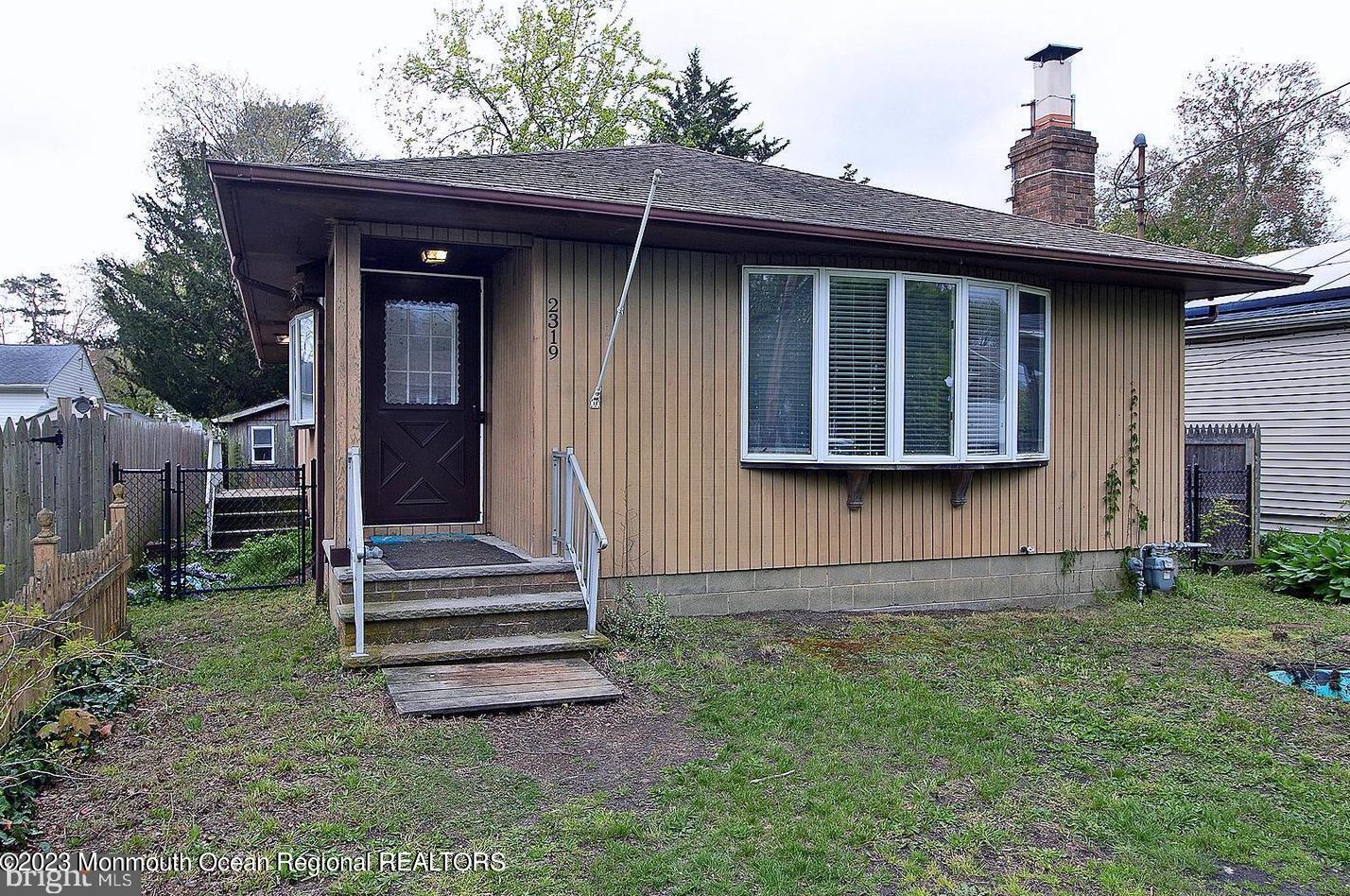 2319 5th Ave, Toms River, NJ 08753-6025