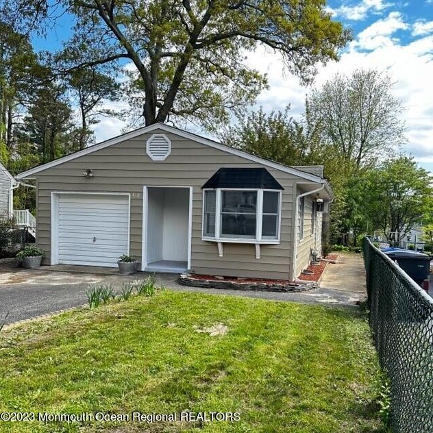 318 Anthony Ave, Toms River NJ  08753-7104 exterior