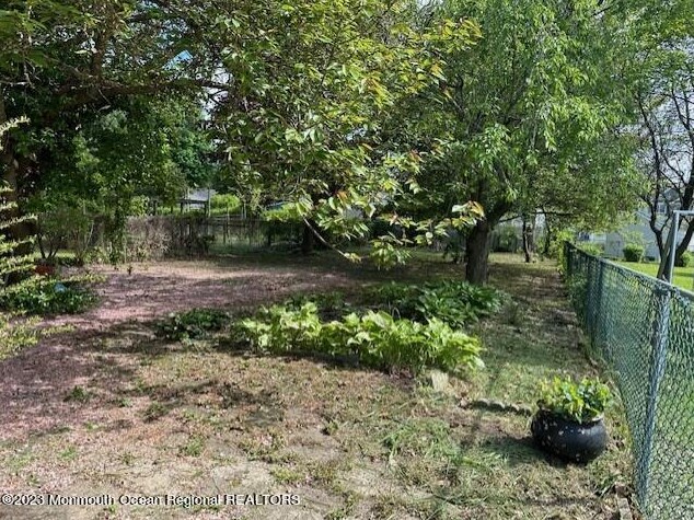318 Anthony Ave, Toms River NJ  08753-7104 exterior