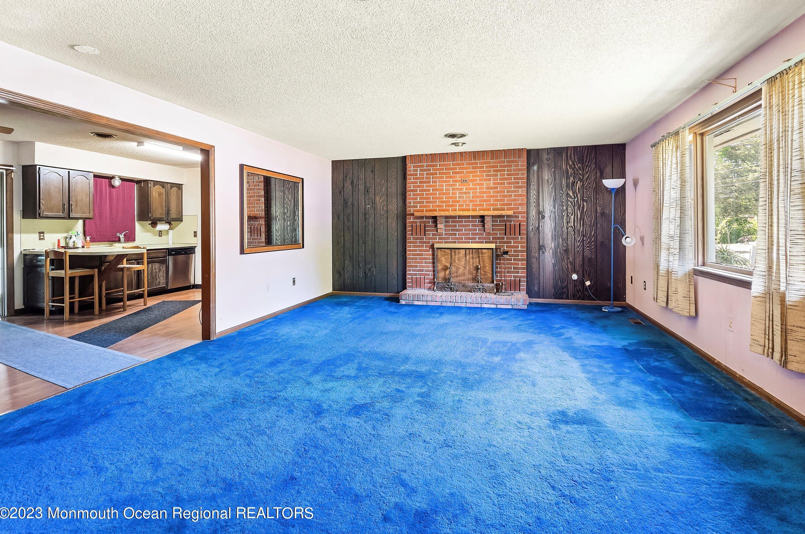 7 Melwen Dr, Lacey, NJ 08731