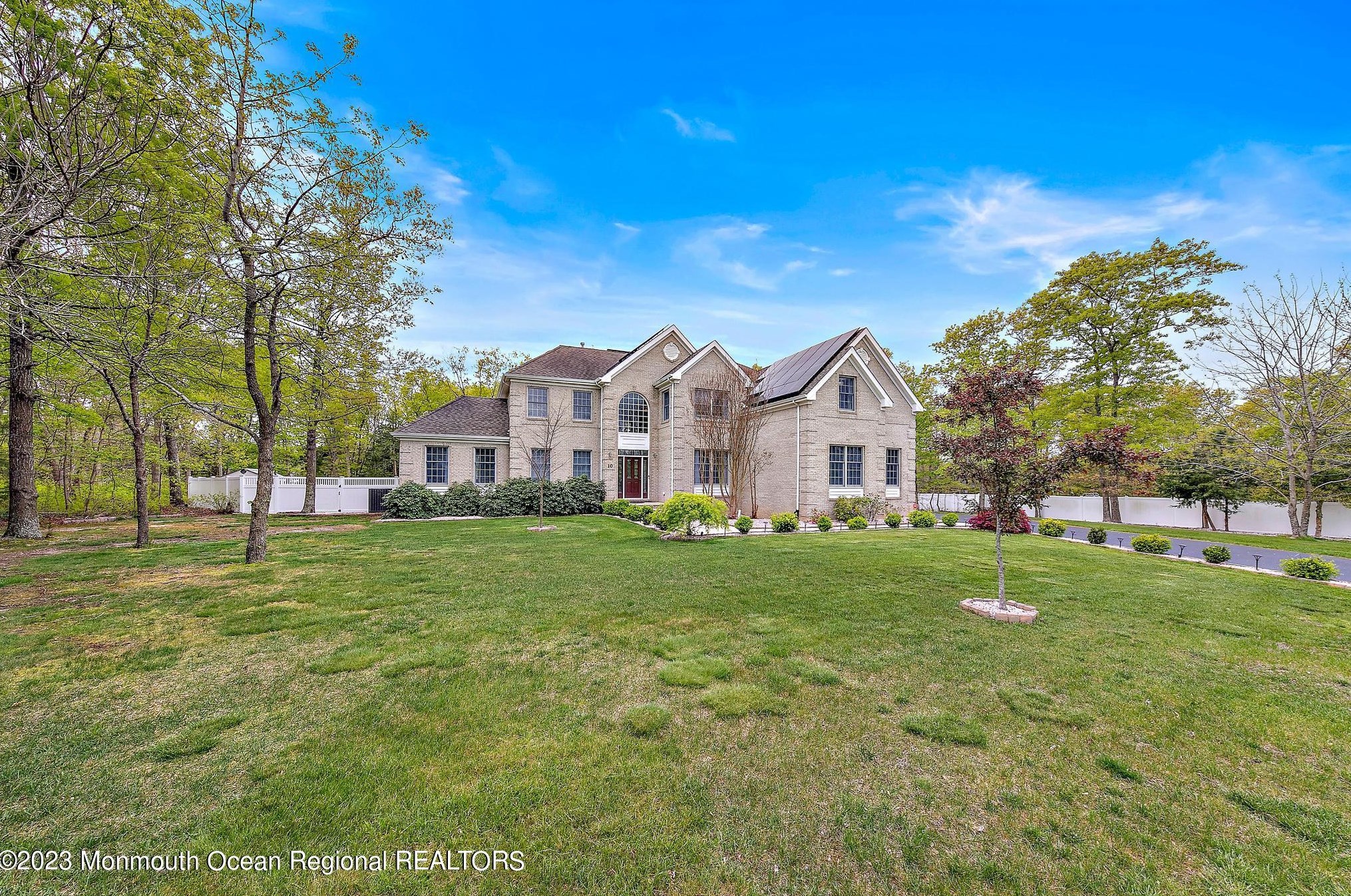 10 Forest Edge Ct, Stafford Township, NJ 08050
