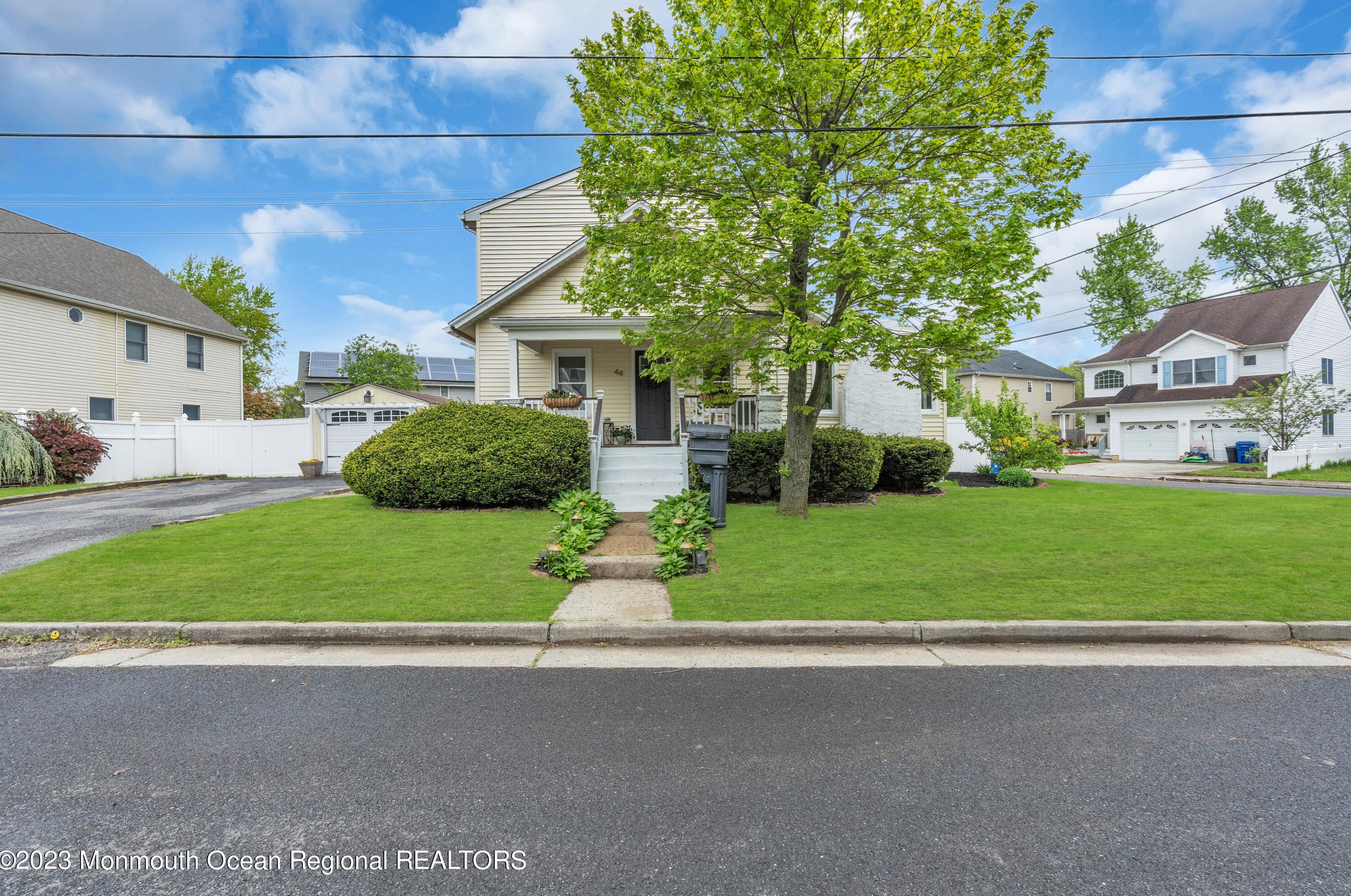 44 Clinton St, Middletown, NJ 07748