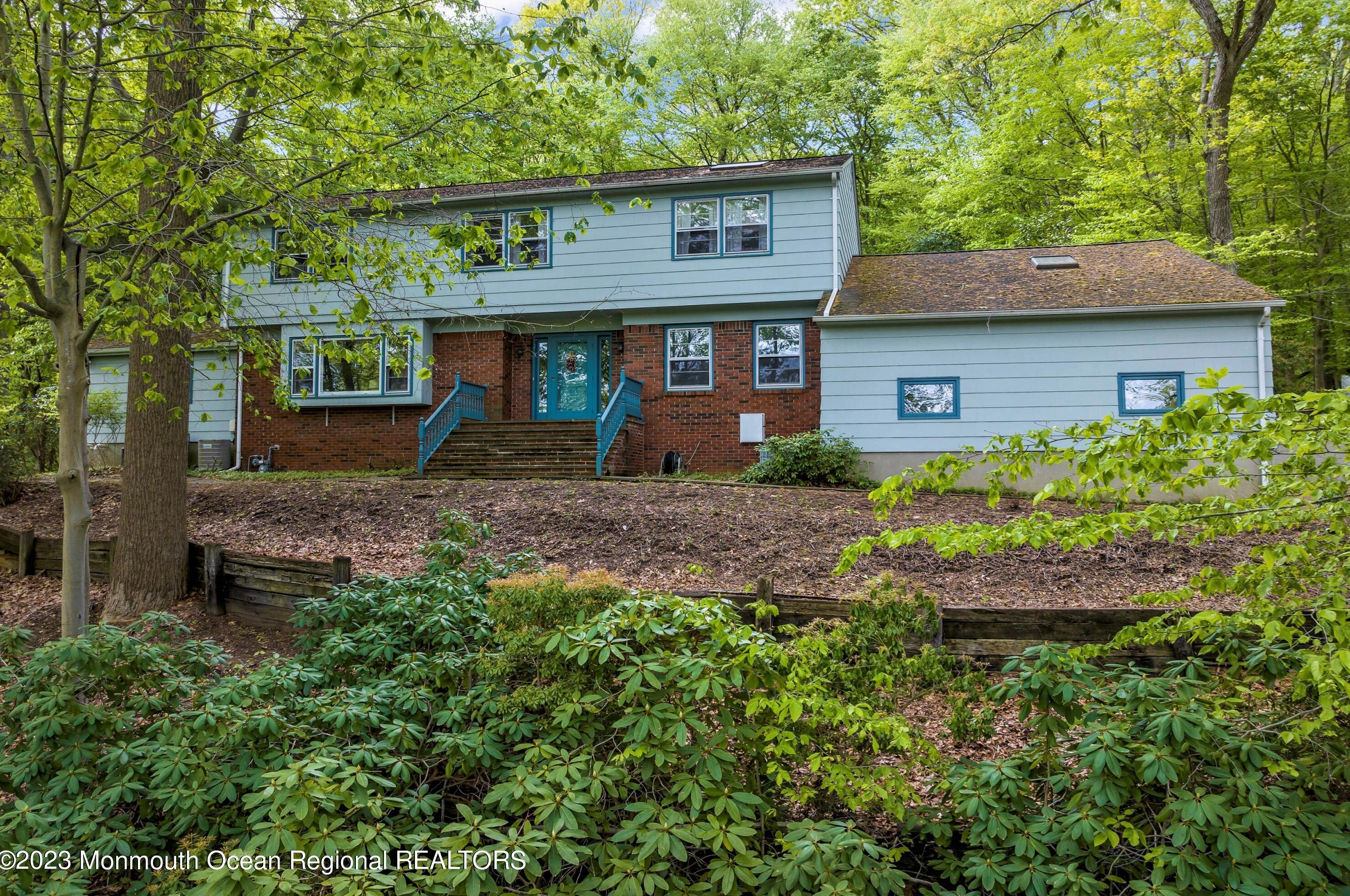 32 Borden Rd, Middletown, NJ 07748