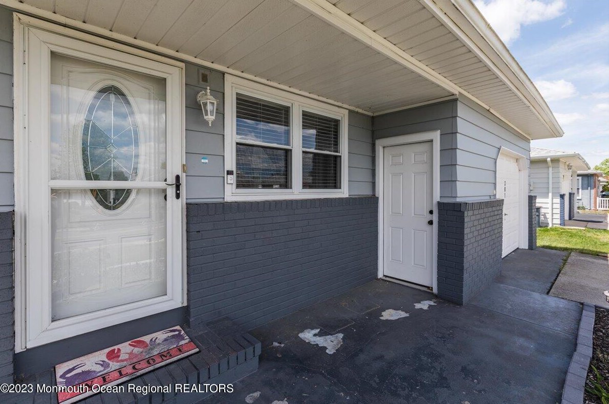 301 Barbados Dr, Toms River, NJ 08757-3830