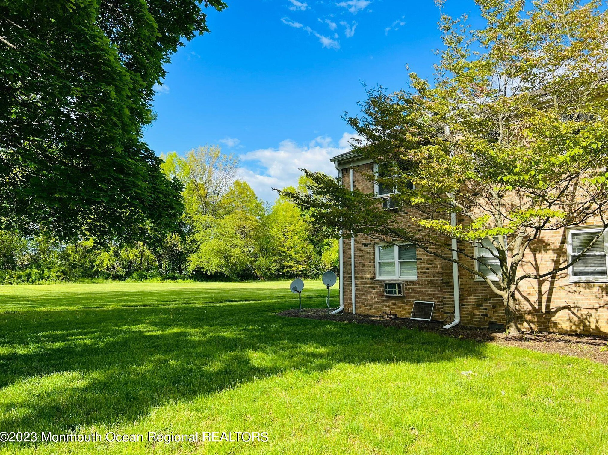 14 Windsor Ter #e, East Freehold, NJ