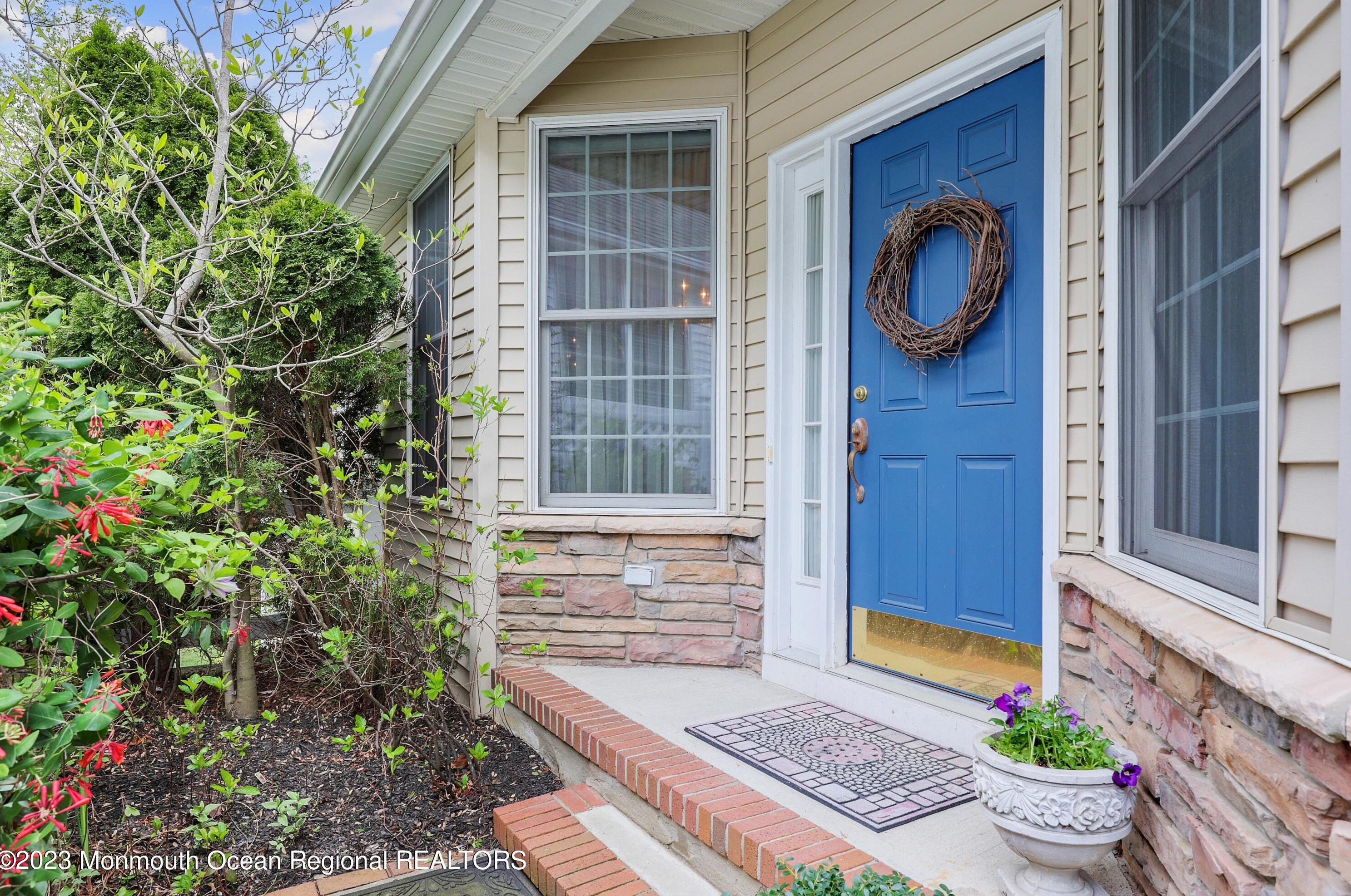 83 Londonberry Dr, Holmdel Village, NJ 07733