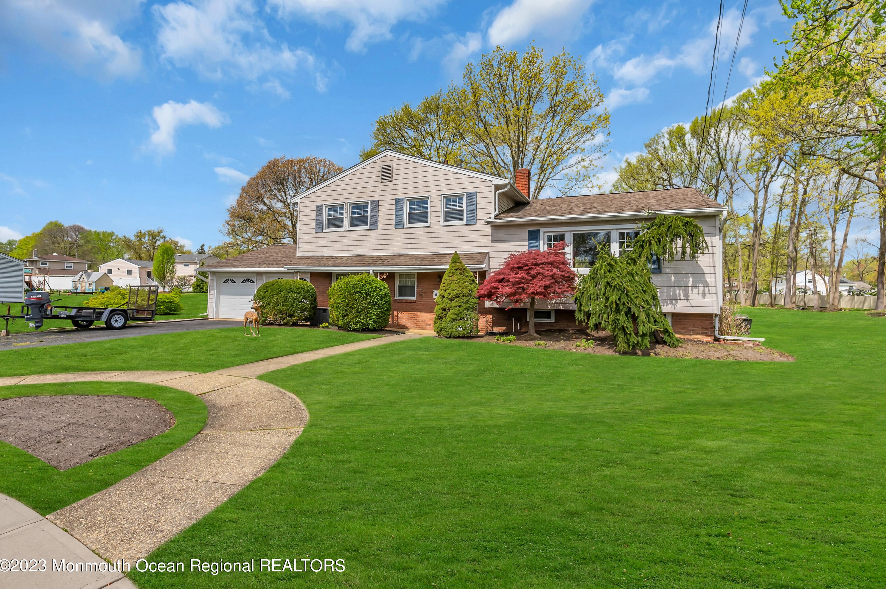 13 Judith Ct, Tinton Falls, NJ 07712