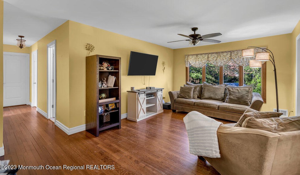 107 Old Bridge Dr, Wall Township NJ  07731-2333 exterior