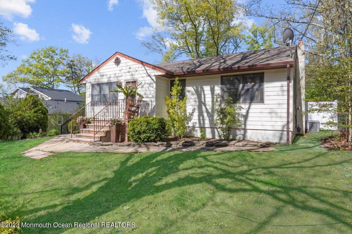 312 Timberline Pl, Bricktown, NJ 08723