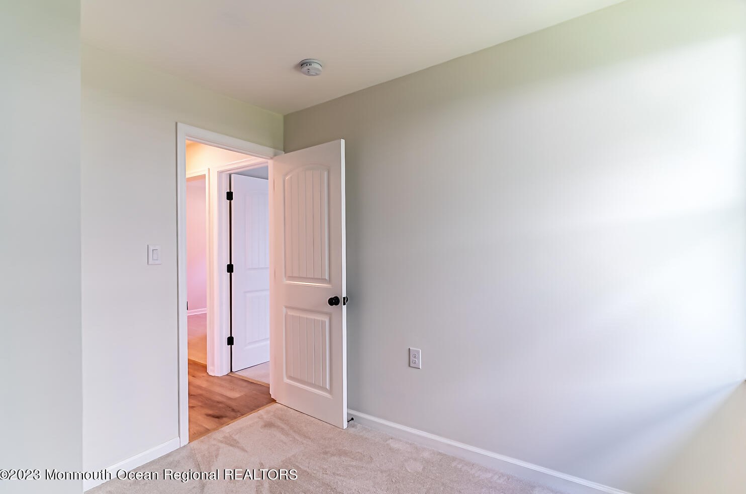 71 Admiral Dr, Tuckerton NJ  08087-2802 exterior
