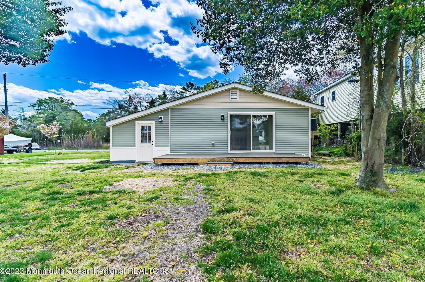 71 Admiral Dr, Tuckerton NJ  08087-2802 exterior