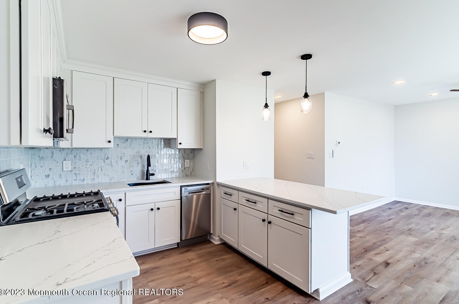 71 Admiral Dr, Tuckerton NJ  08087-2802 exterior