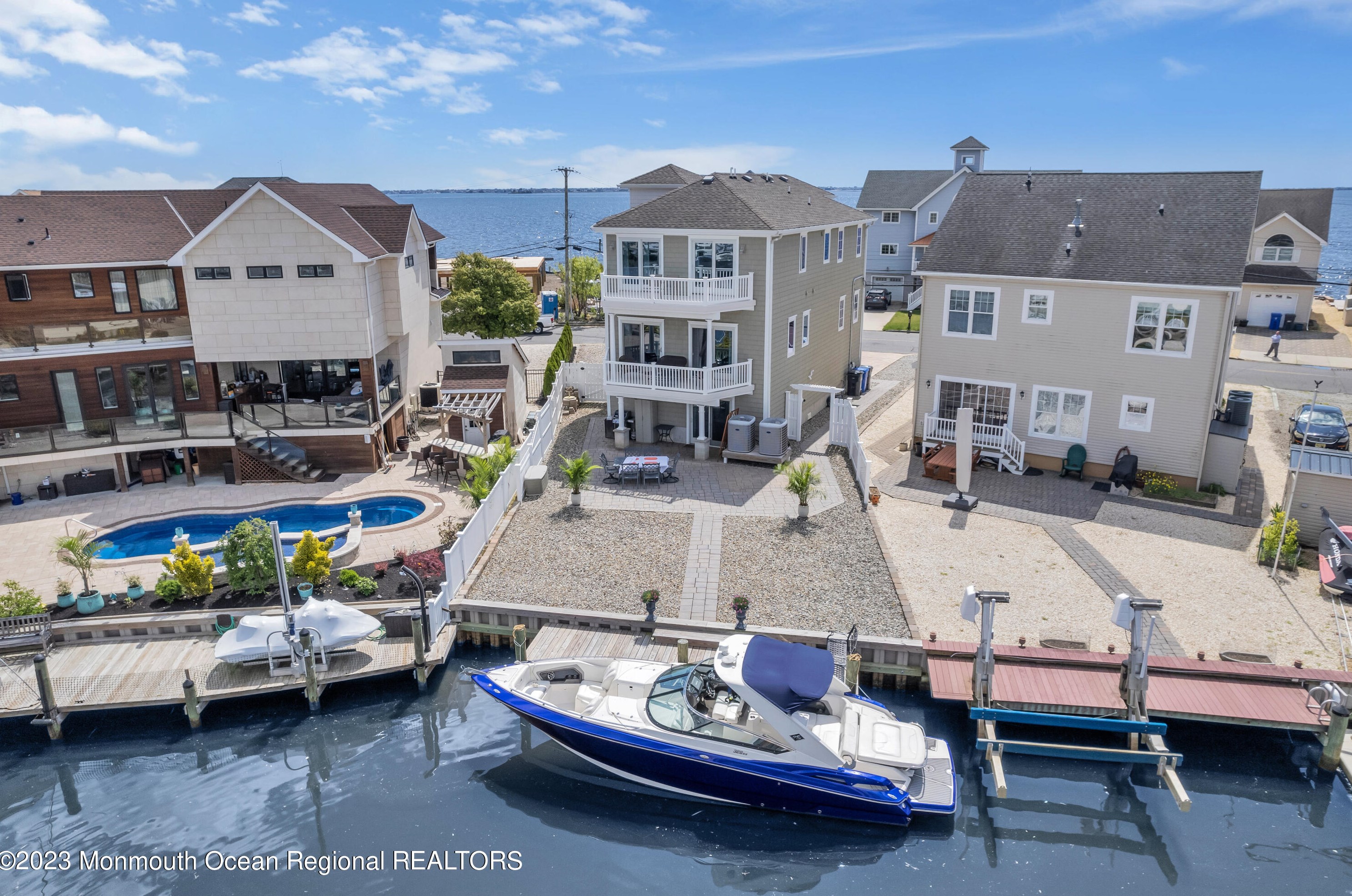 578 Bayview Dr, Toms River, NJ 08753