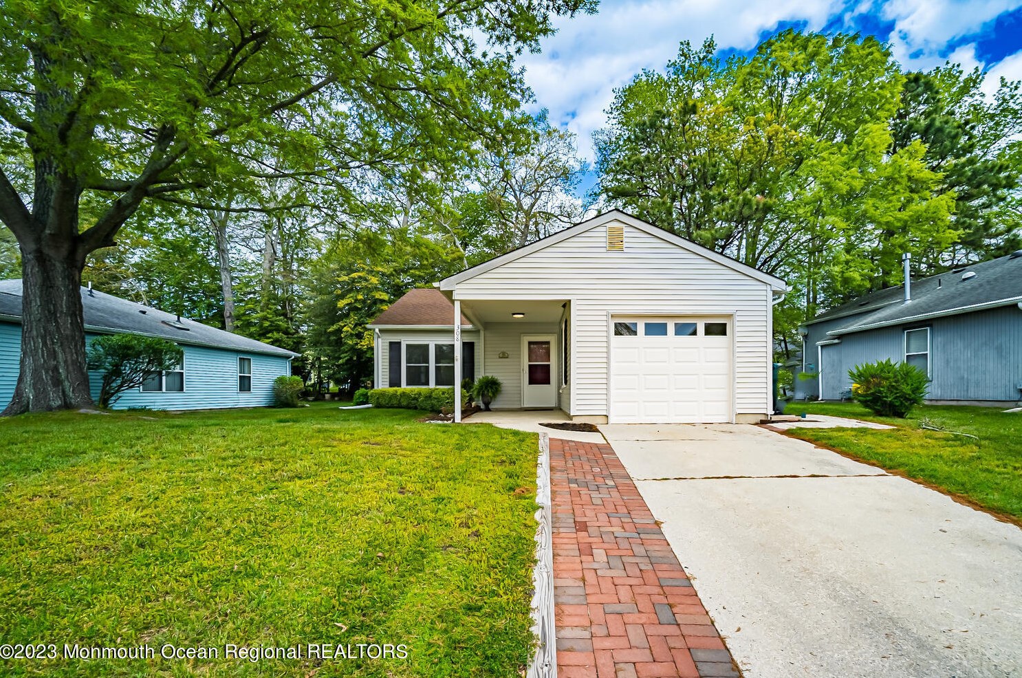308 Lexington Dr, Tuckerton NJ  08087-1322 exterior