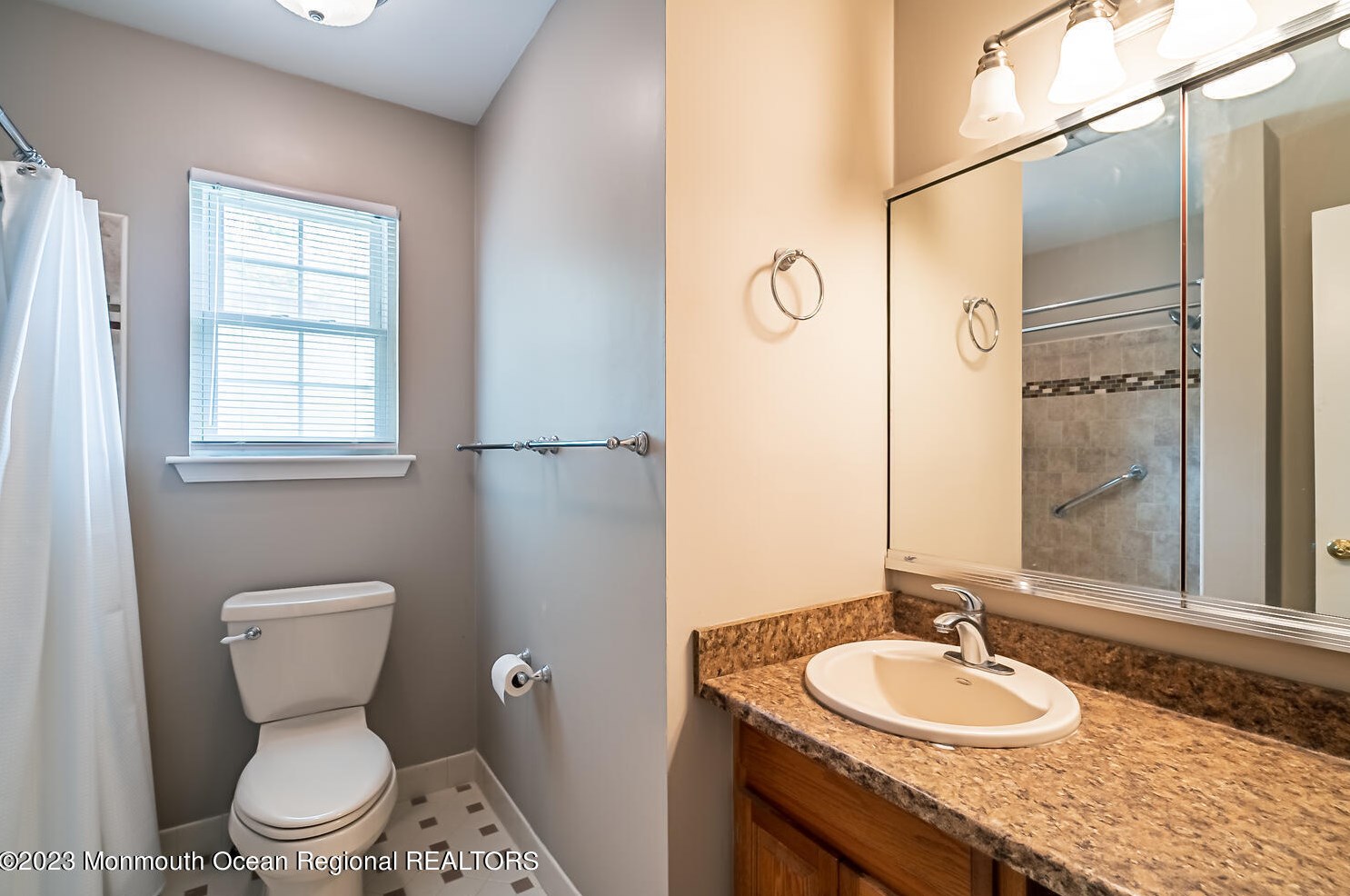 308 Lexington Dr, Tuckerton NJ  08087-1322 exterior