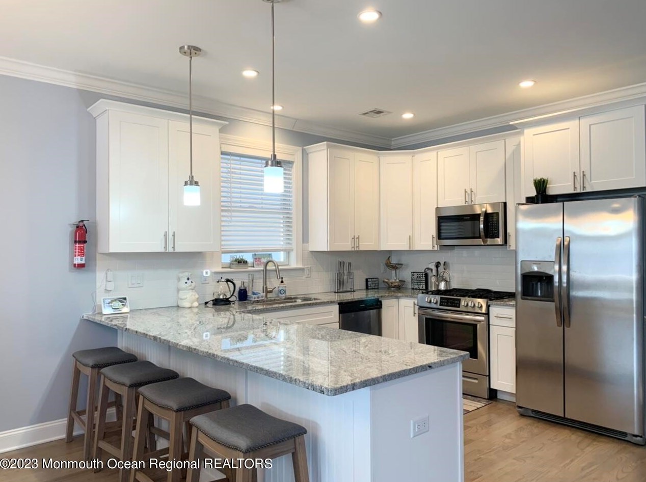 216 Sherman Ave, Pelican Island, NJ 08751