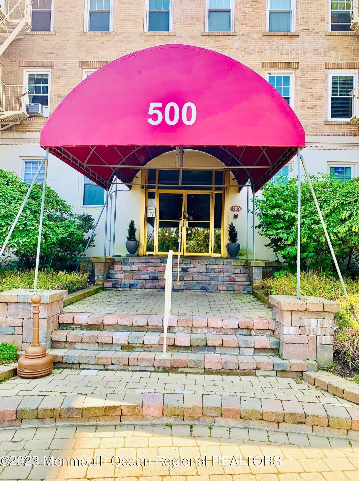 500 Deal Lake Dr #4b, Tinton Falls, NJ