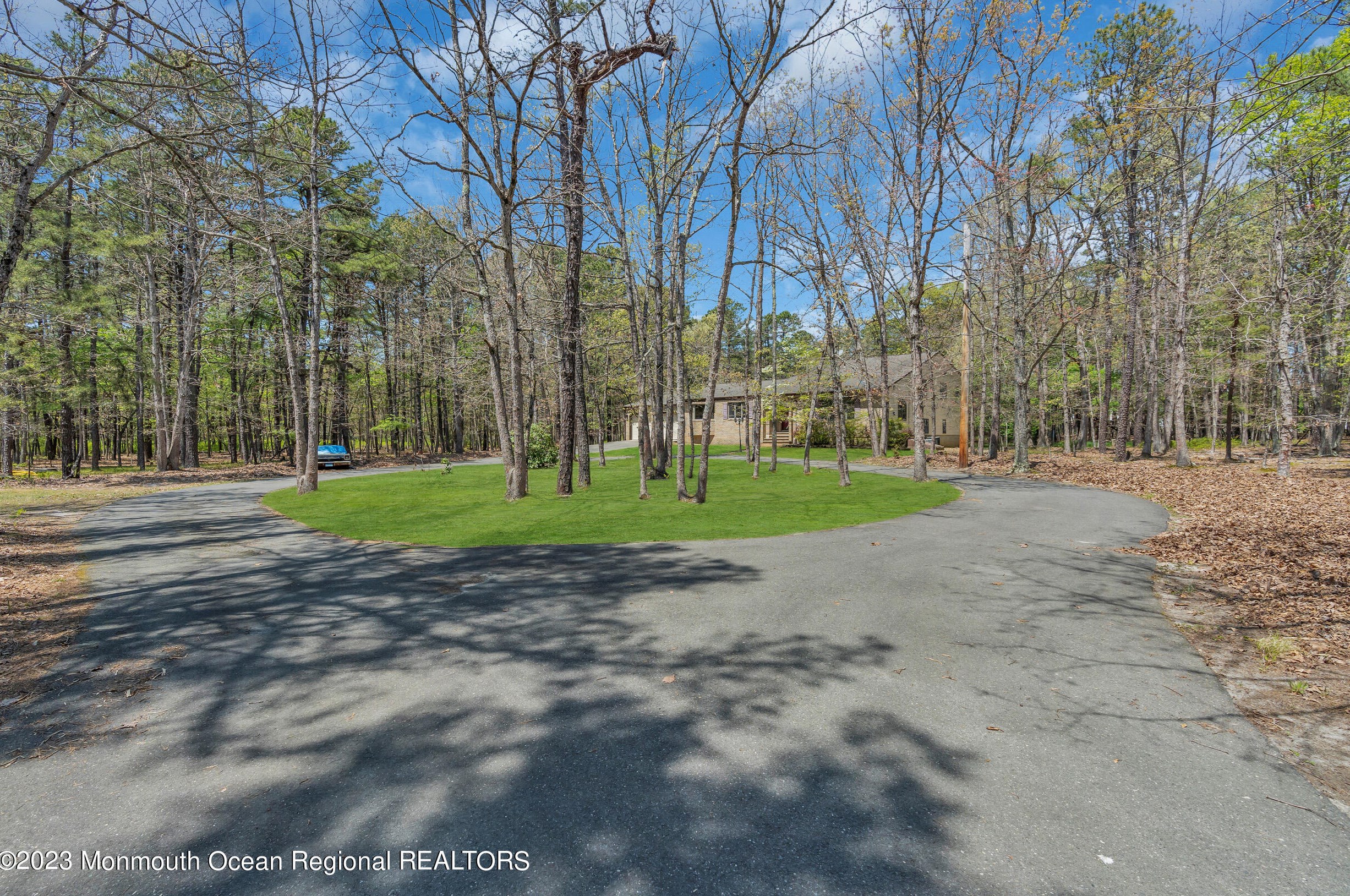 10 Beatrice Ln, Jackson Twp, NJ 08527