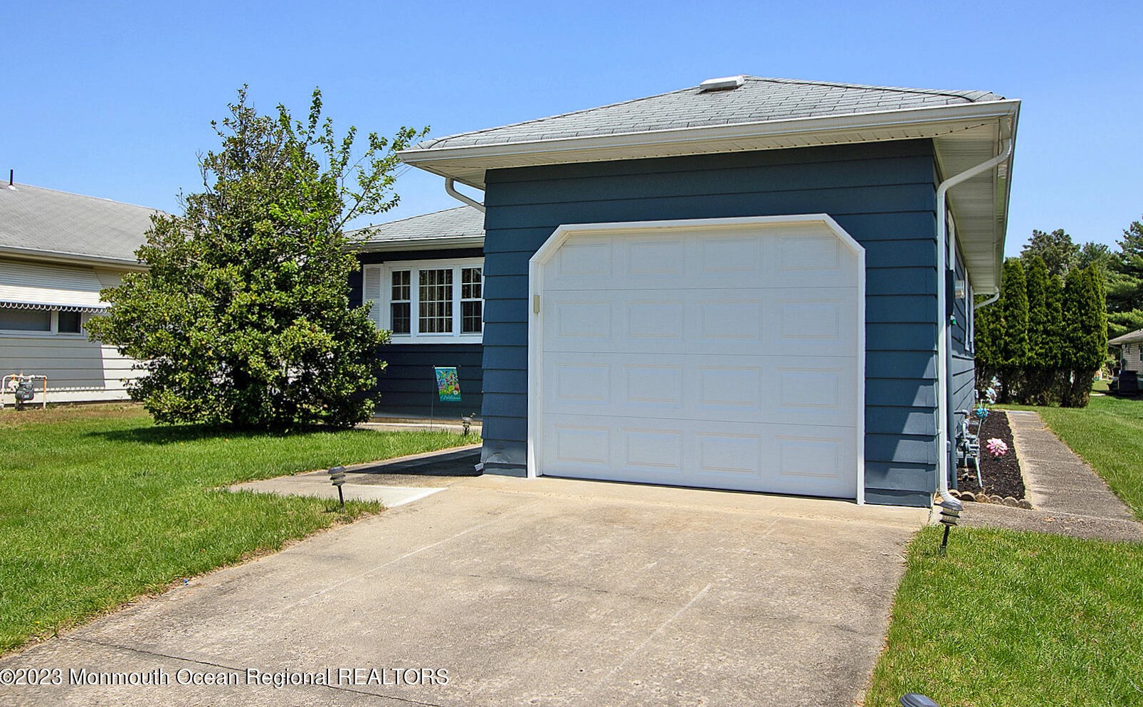 72 Castle Harbor Dr, Toms River, NJ 08757-3802