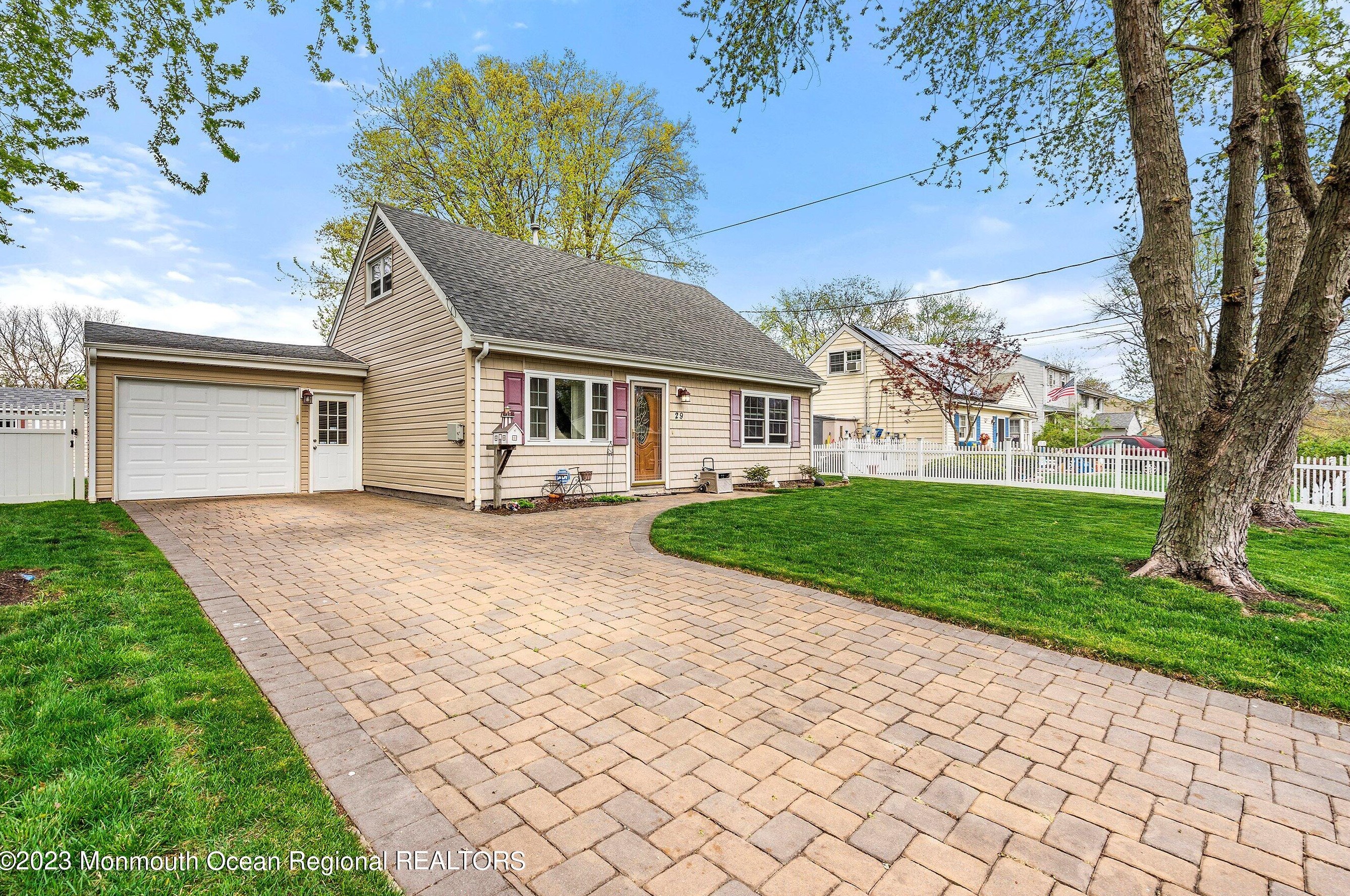 29 Appleton Dr, Hazlet, NJ 07730