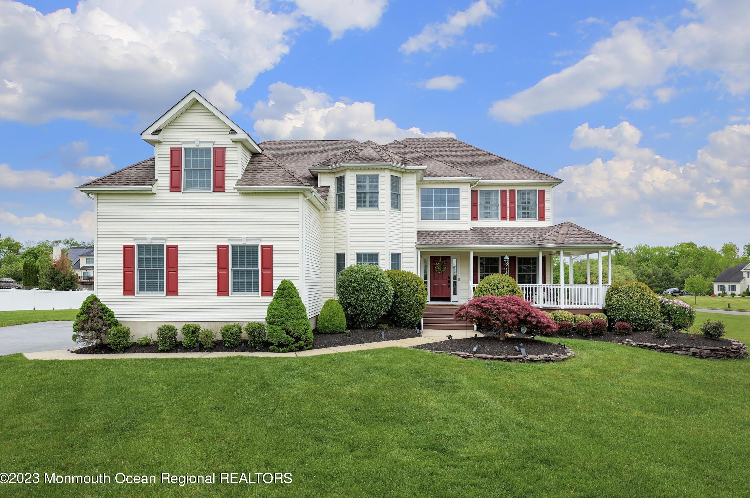 1 Mason Dr, Upper Freehold Township, NJ 08514