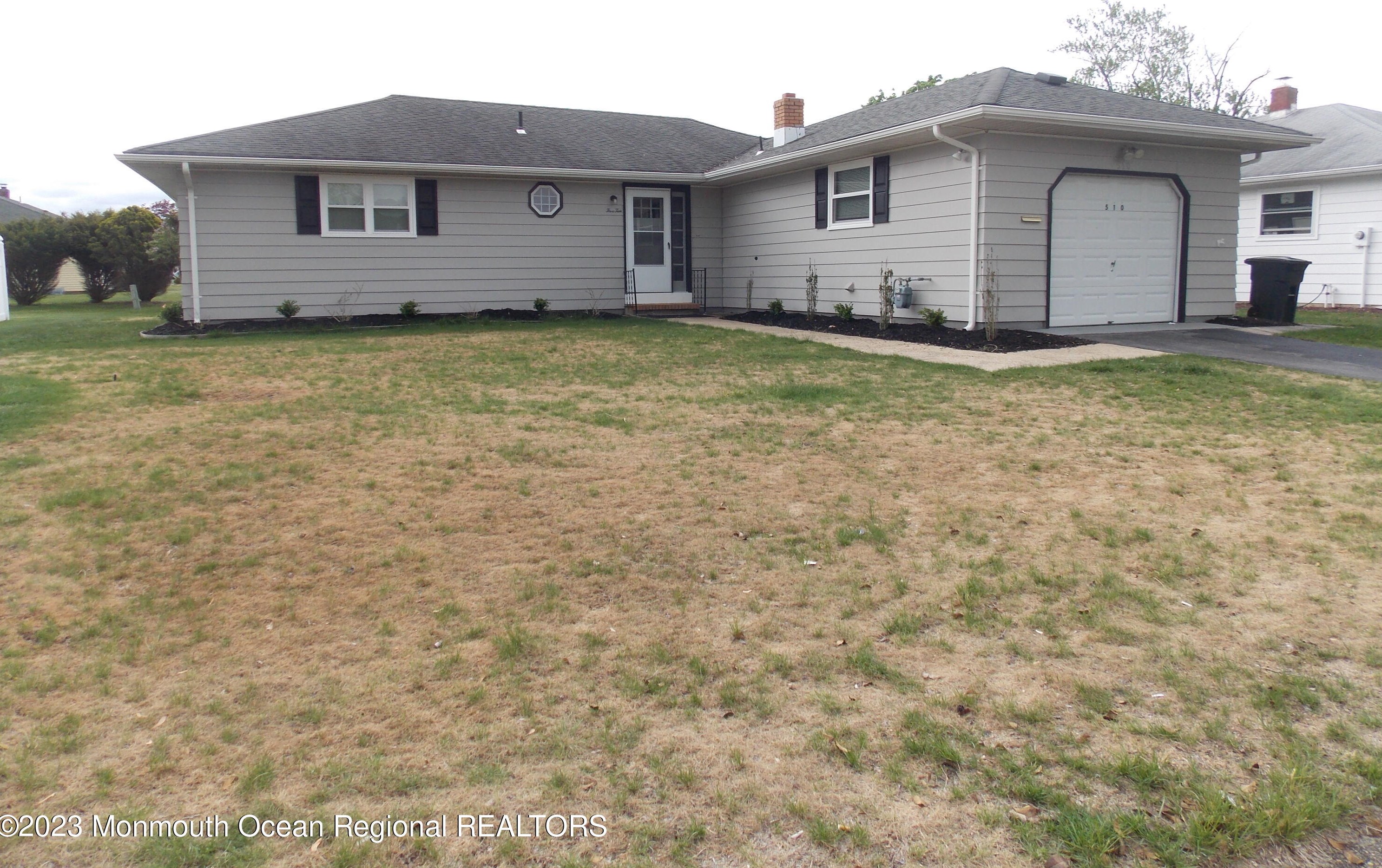 510 Jamaica Blvd, Toms River, NJ 08757
