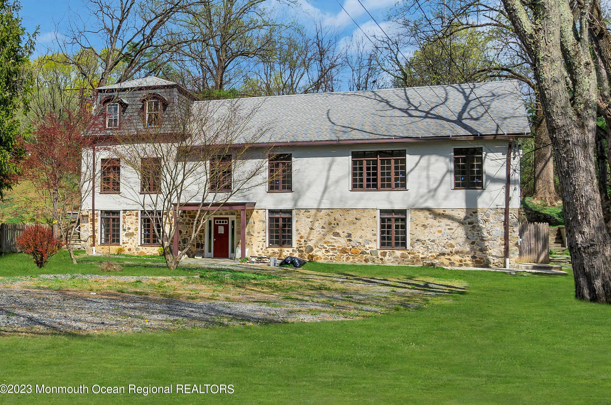 40 East St, Annandale, NJ 08801