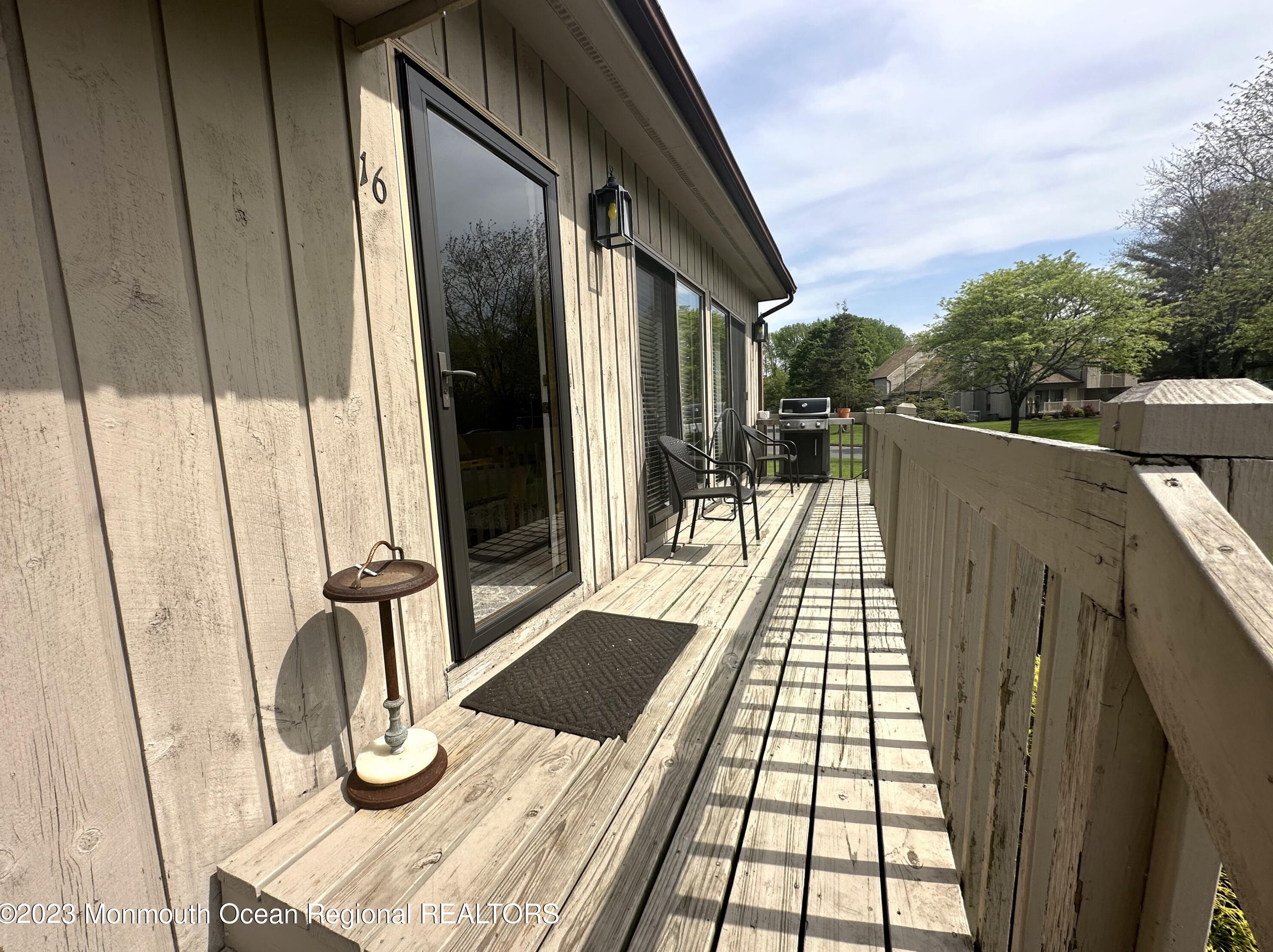 16 Provident Ct, Tinton Falls, NJ 07712
