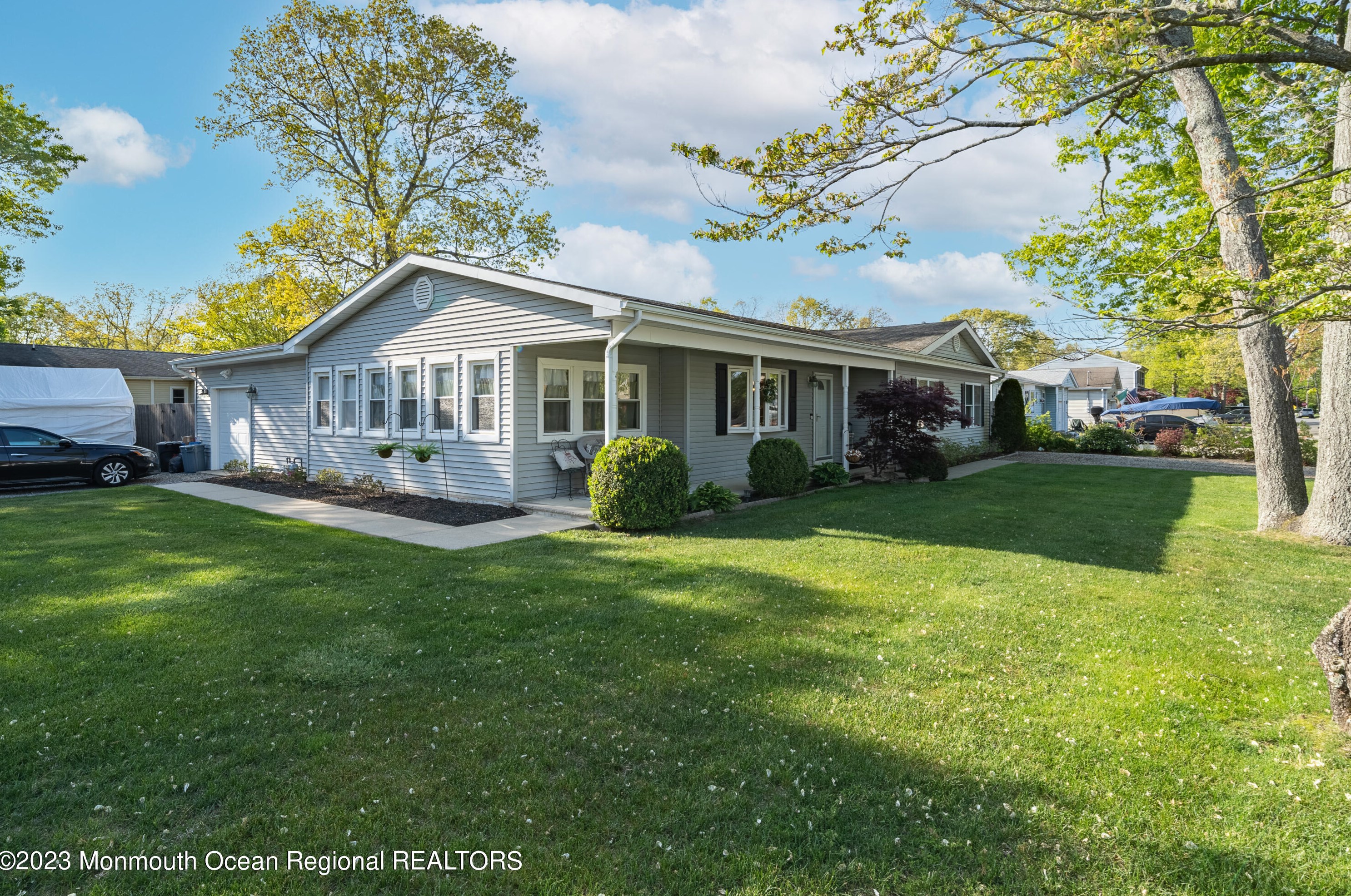 230 Birch Ln, Lacey, NJ 08731