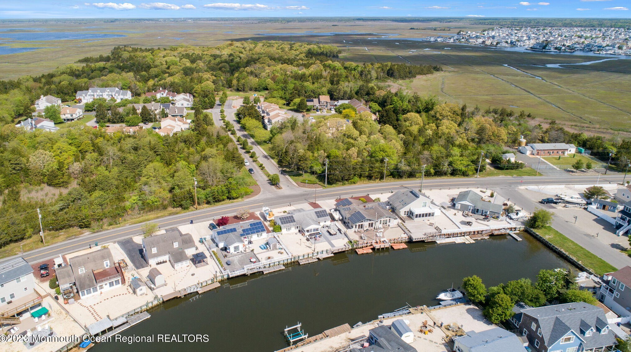 1369 Radio Rd, Tuckerton NJ  08087-1009 exterior