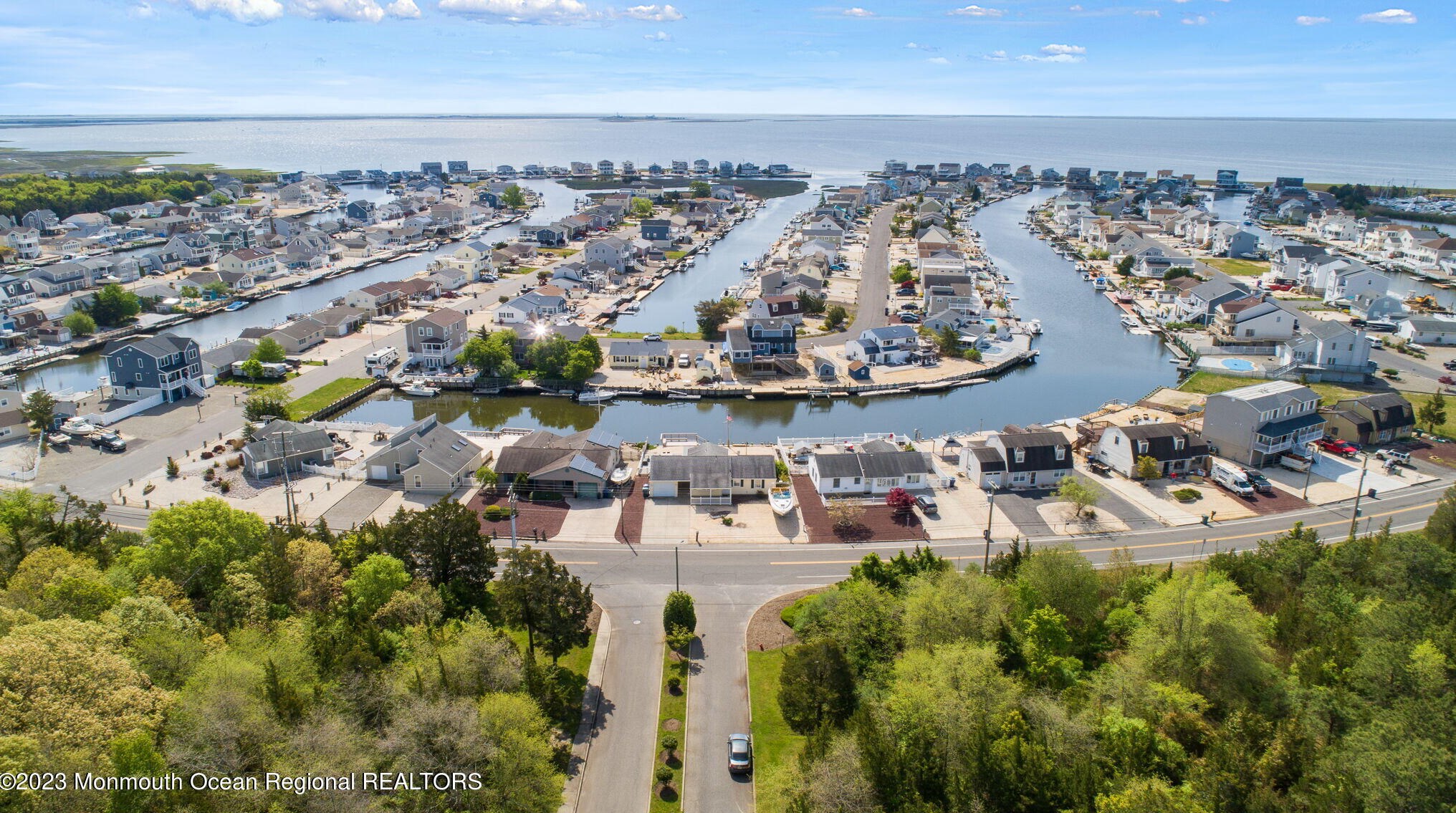 1369 Radio Rd, Tuckerton NJ  08087-1009 exterior