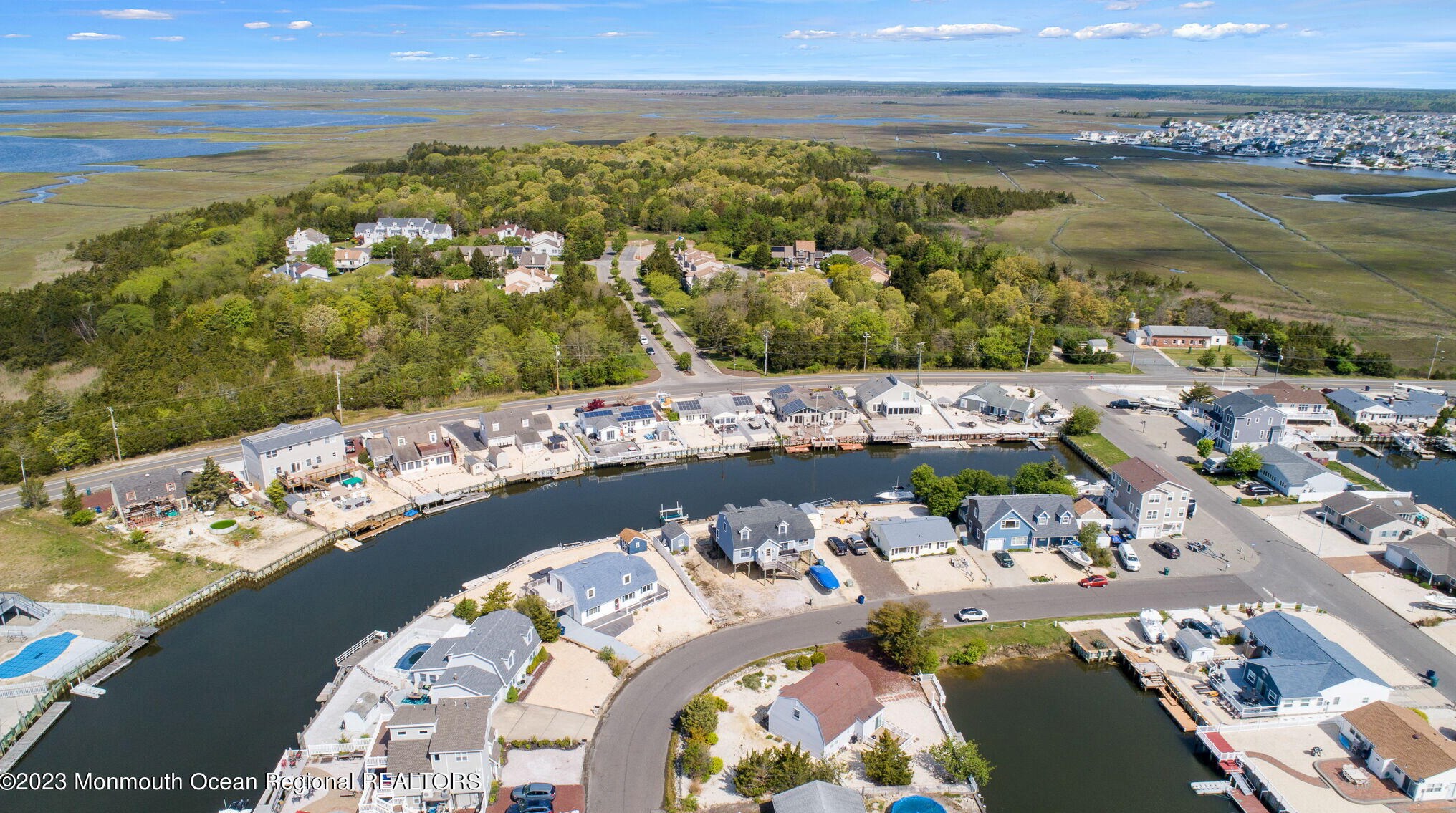 1369 Radio Rd, Tuckerton NJ  08087-1009 exterior