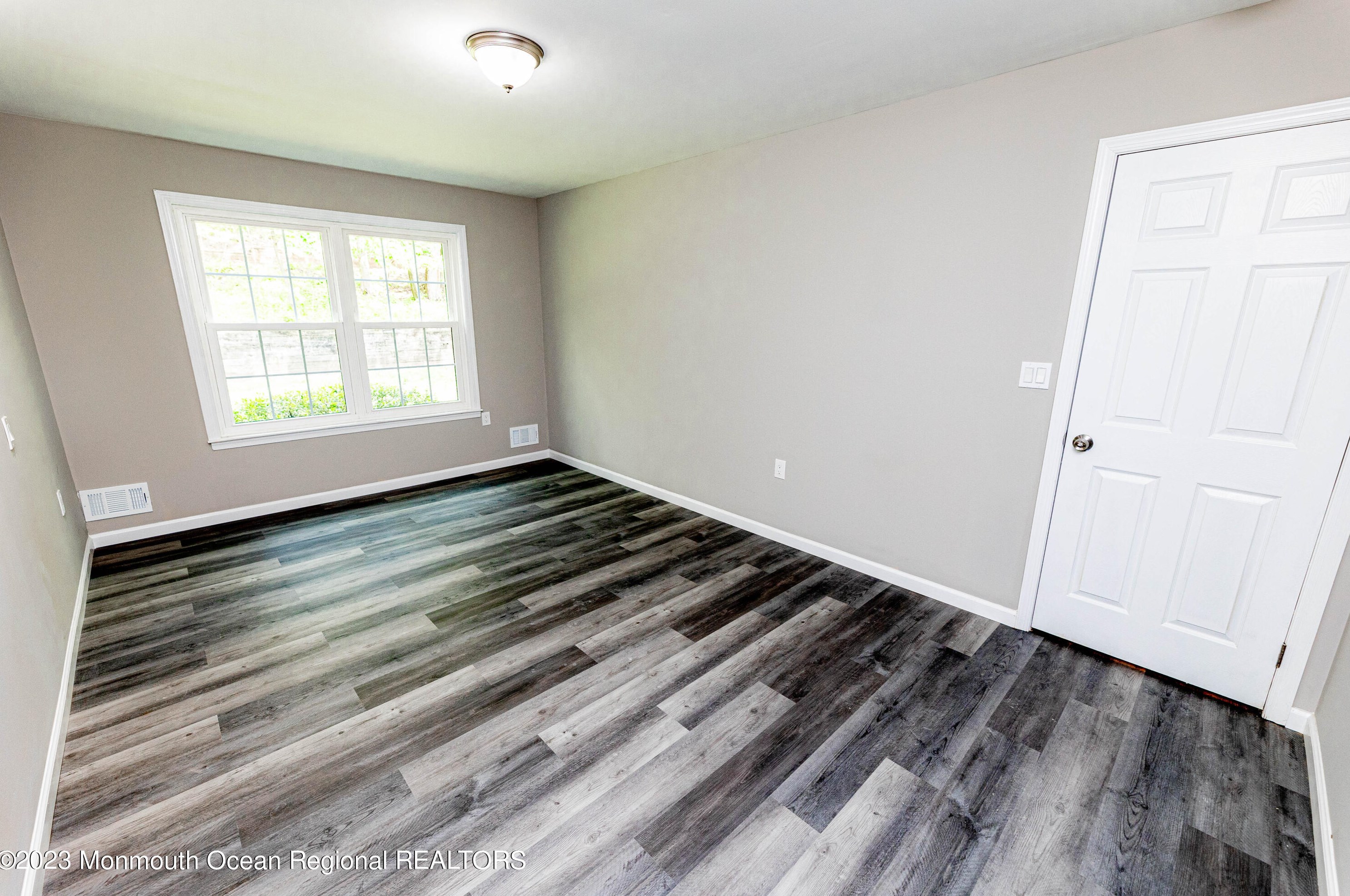 606 Wellington Pl, Matawan NJ 07747-1922 exterior