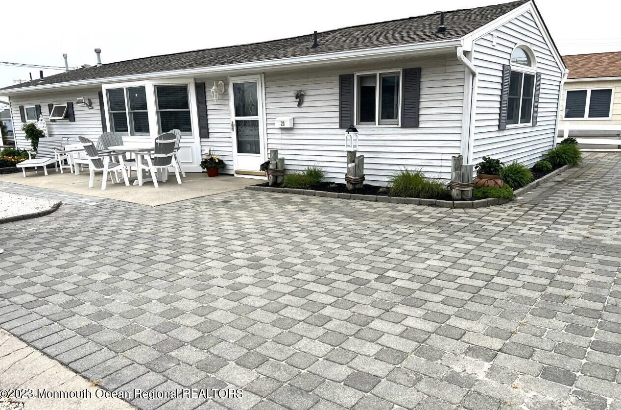 20 E Tuna Way, Lavallette, NJ 08735