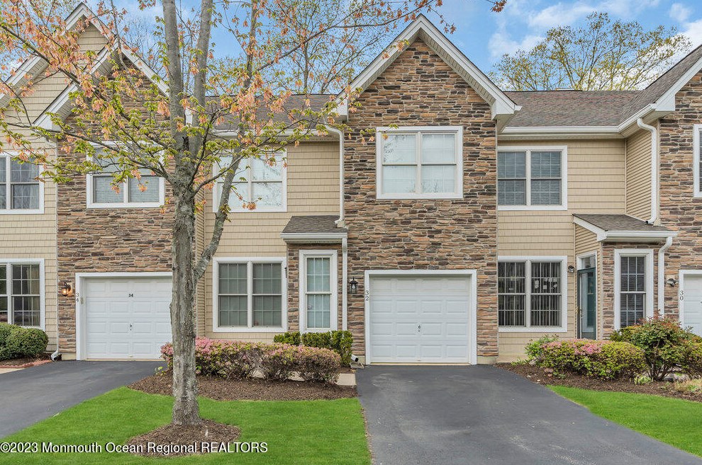 32 Amber Dr, Old Bridge, NJ 08857