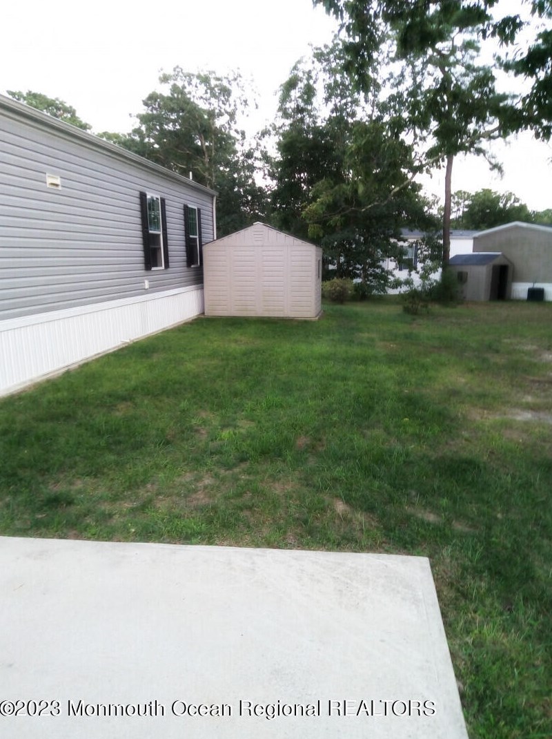 25 Panda Ln, Lakehurst, NJ 08759