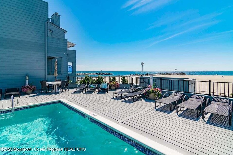44 Harborhead Dr, Point Pleasant Beach, NJ 08742