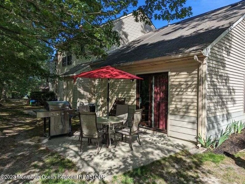 800 Ivy Ct, Jackson Twp, NJ 08527