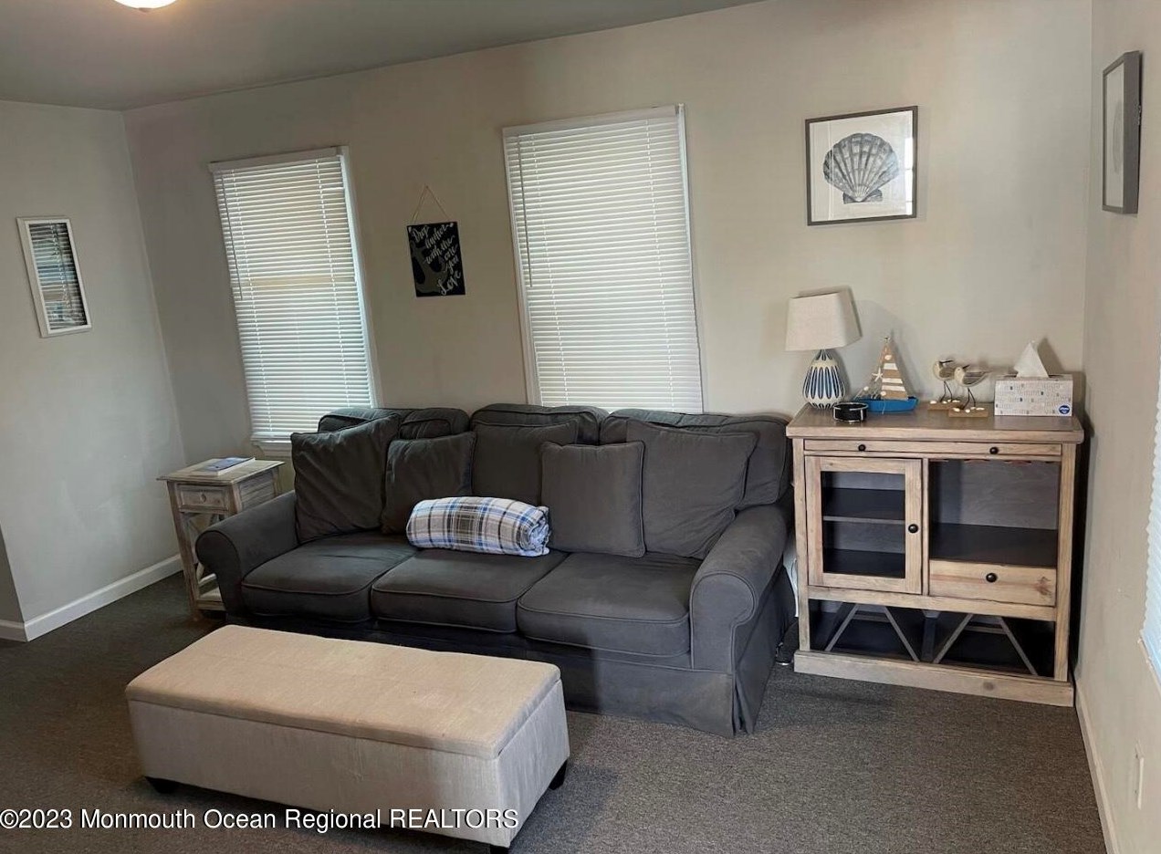 31 Kearney Ave #b, Pelican Island, NJ 08751
