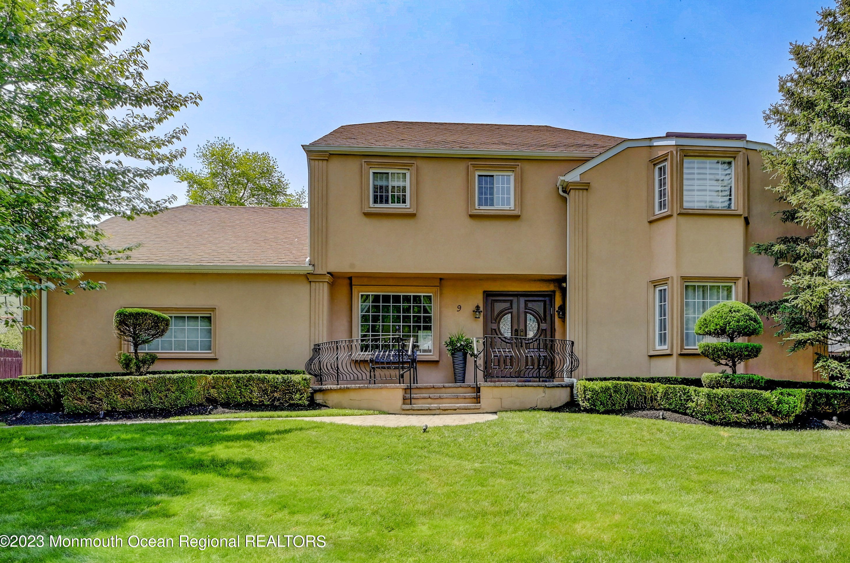 9 Ponderosa Ln, Old Bridge, NJ 08857