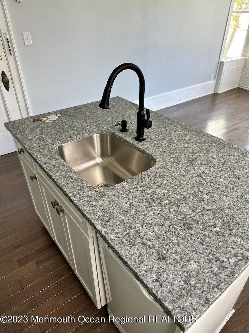 301 8th Ave, Tinton Falls, NJ 07712