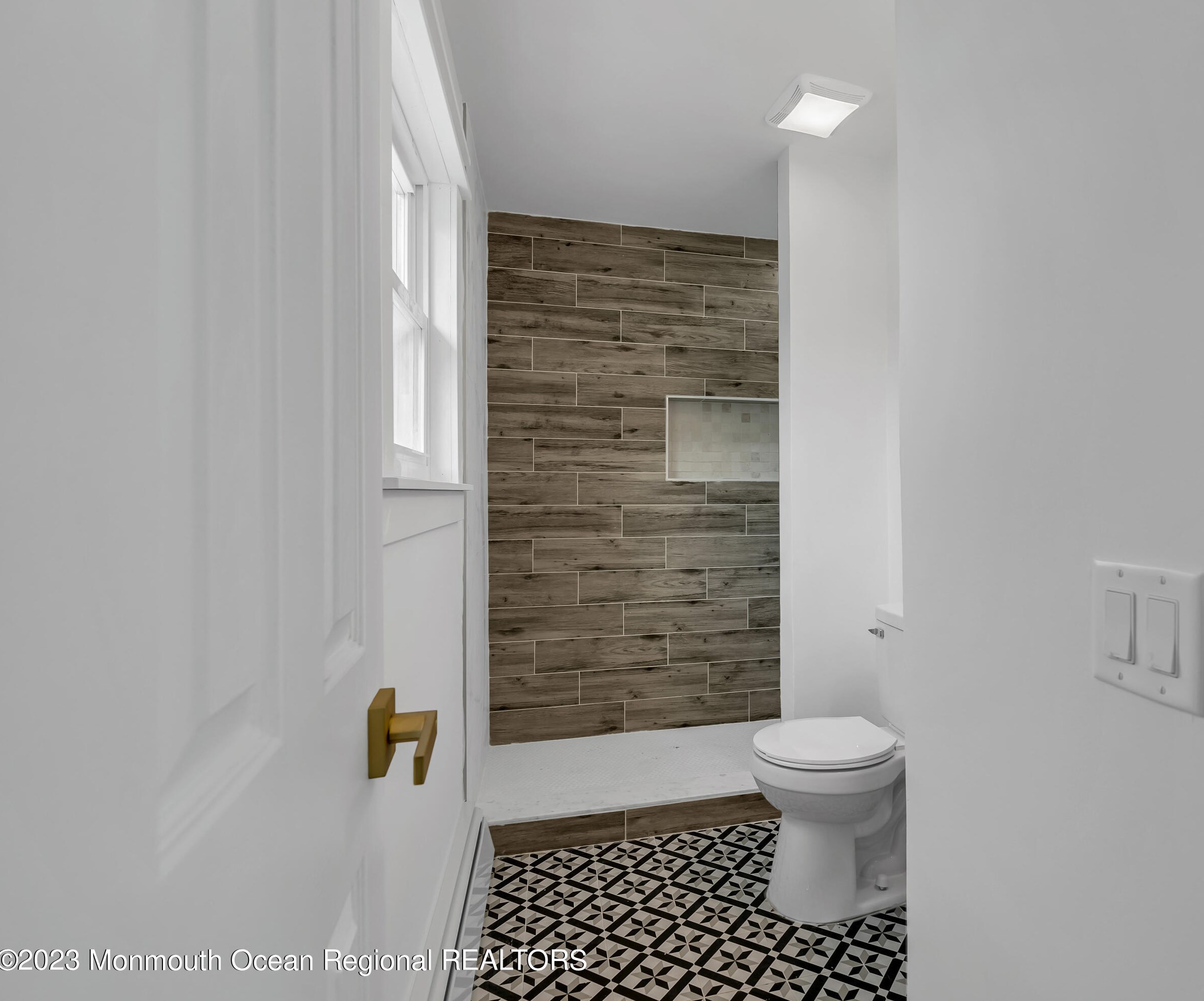 16 Wakan Ct, Toms River NJ  08757-6245 exterior