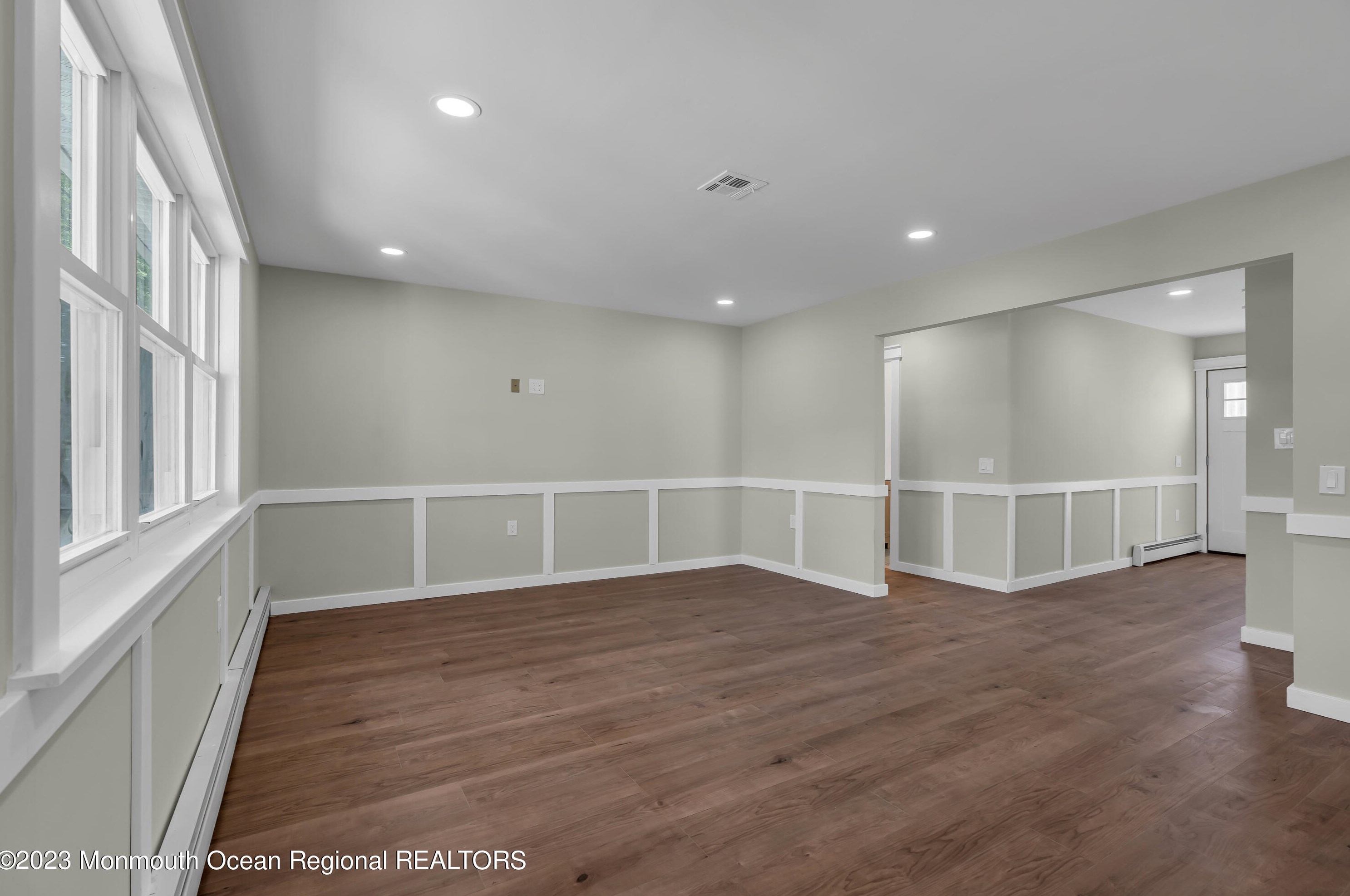 16 Wakan Ct, Toms River, NJ 08757