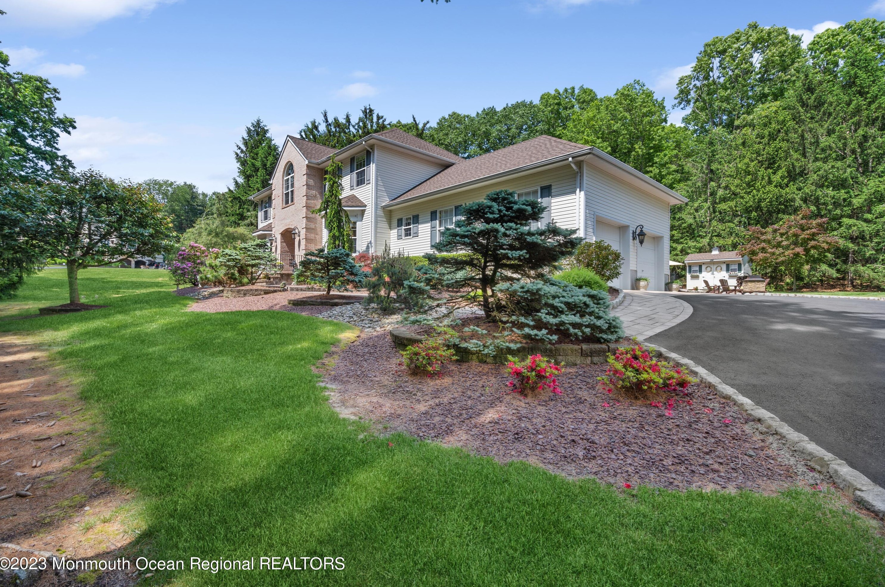 3 Cottrell Dr, Millstone Township, NJ 08510-1717